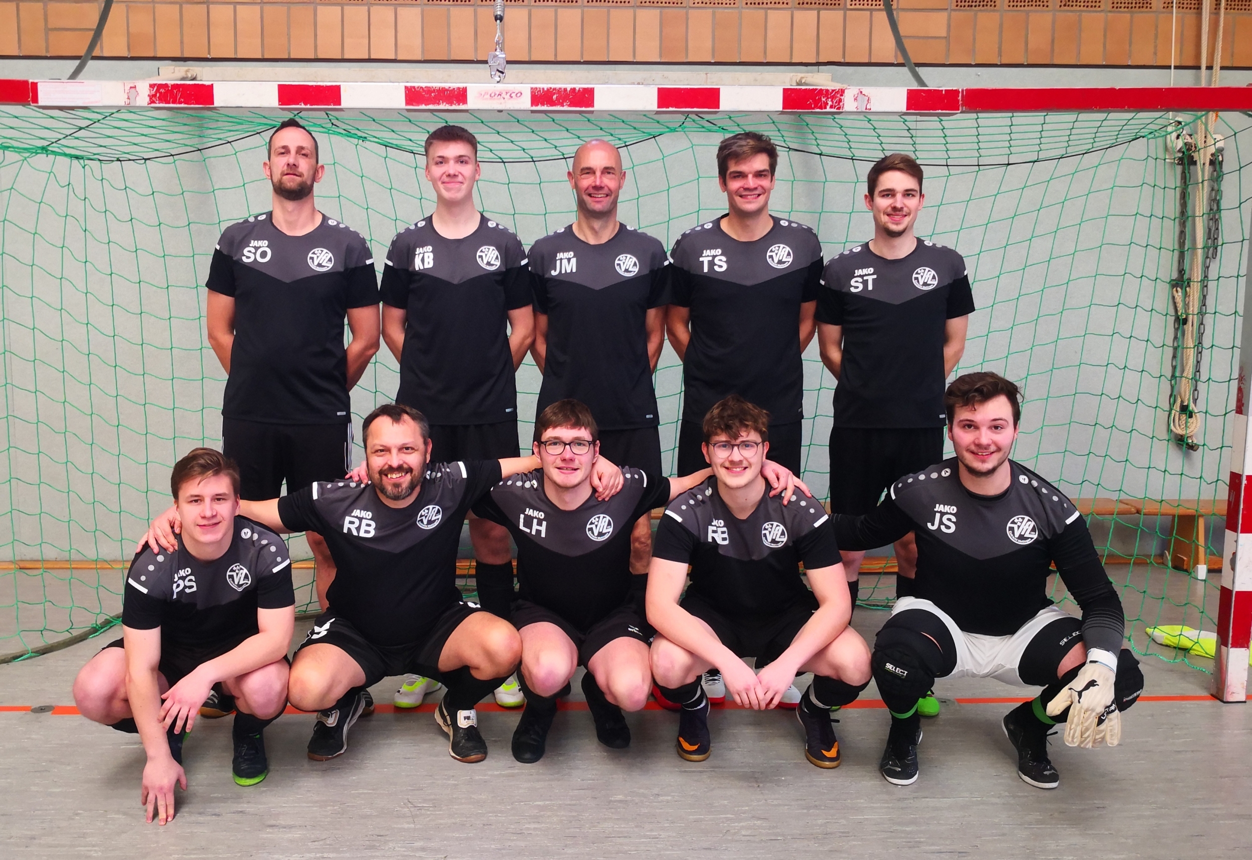 Platz 9, Trainer/Betreuer